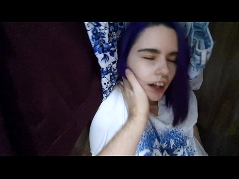 ❤️ Ketemu adhine ing lemari lan mbantu dheweke cum ❌ Video kurang ajar ing kita ☑